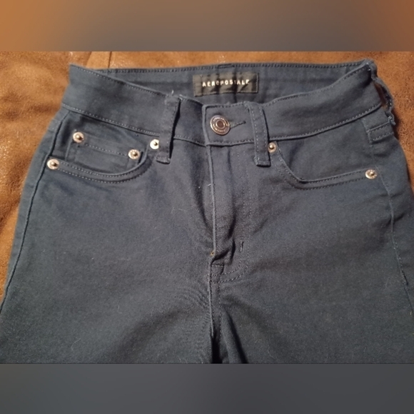 Aeropistale Jeans Teens, size 000, short, Dark Blue, Great For School. - Picture 2 of 5